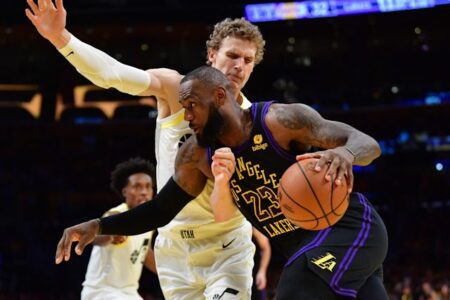LeBron James breaks 39,000 point barrier in Los Angeles Lakers victory